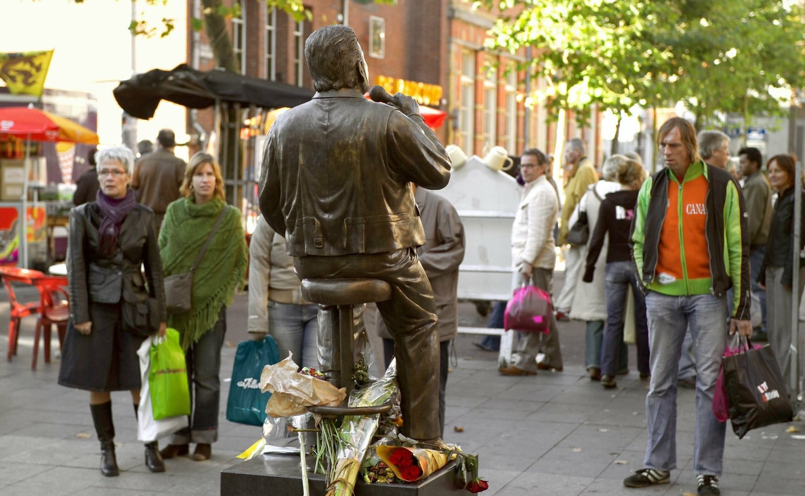 Genieten van de muziek van Hazes in andere talen